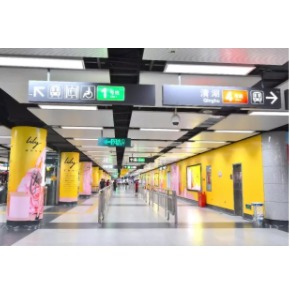 深圳地铁主题站厅广告
